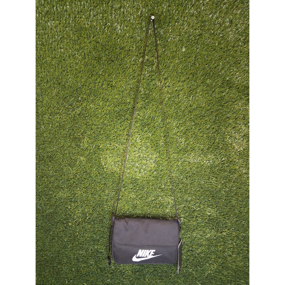 New Nike Sportswear Futura 365 Crossbody Bag Black White Logo CW9300-010 NWT
